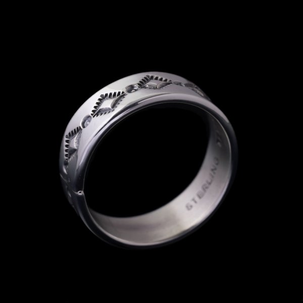 画像2: ナバホ族 Tanya Mace 1/4" SS スタンプ リング (2)