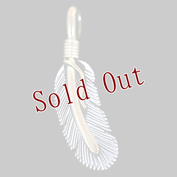 画像1: 【再入荷】ナバホ族 Harvey Mace 12KGF イーグルフェザー ペンダント XS/右 チェーン付き (1)