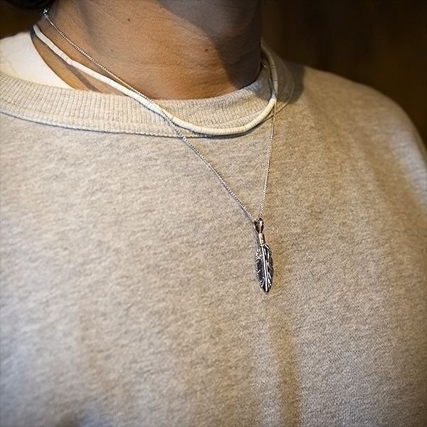 画像4: 【再入荷】ナバホ族 Harvey Mace 12KGF イーグルフェザー ペンダント XS/ストレート チェーン付き (4)