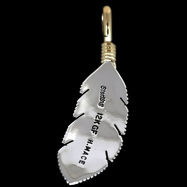 画像2: 【再入荷】ナバホ族 Harvey Mace 12KGF イーグルフェザー ペンダント S/右 チェーン付き (2)