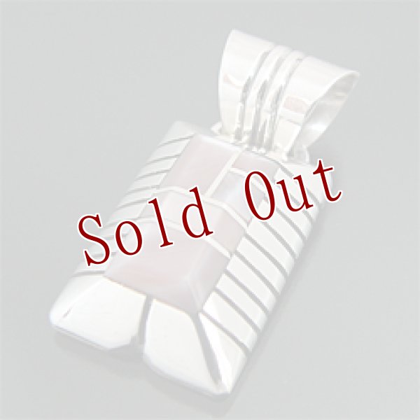 画像1: ナバホ族 Chester Benally ピンクシェル チャンネルインレイ ペンダントトップ (1)