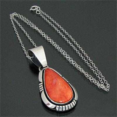 画像1: ナバホ族 Lonnie Willie スパイニーオイスターシェル ティアドロップ ネックレス