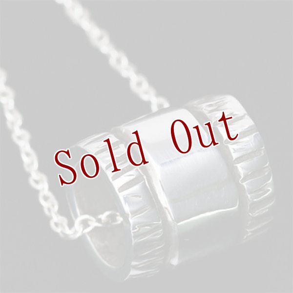 画像2: ナバホ族 Bruce Morgan 1/4" 3/8" シルバー チゼルワーク プレーン ペンダント チェーン付き (2)