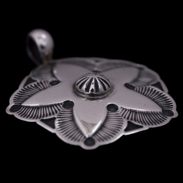 画像3: ナバホ族 Sunshine Reeves チェリーブロッサム スタンプ ペンダント (3)