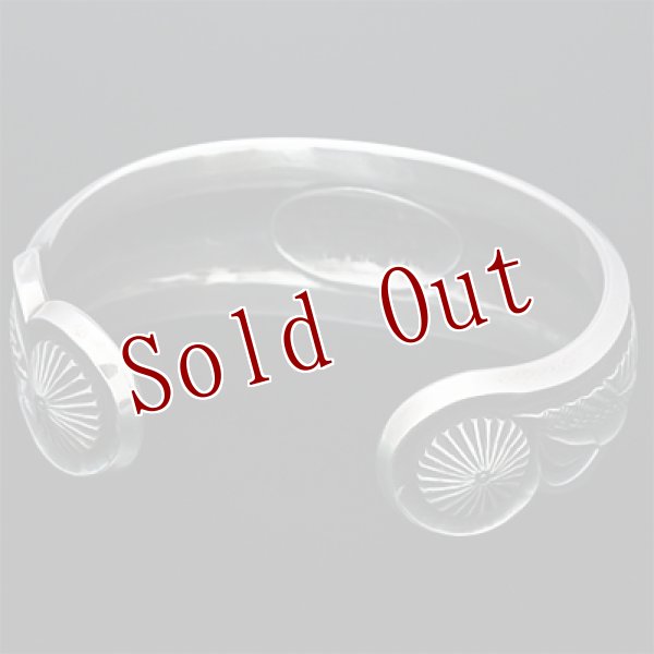 画像6: サウスパイユート族 Steven Tiffany 1" コインシルバー リポウズ バングル (6)